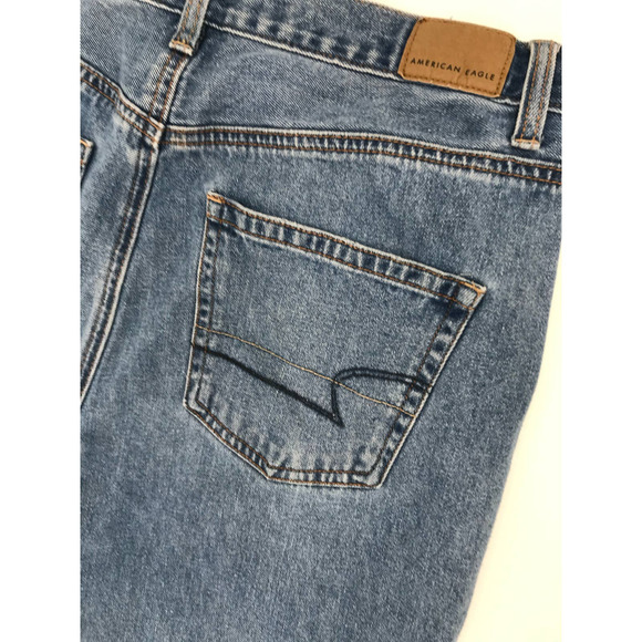 American Eagle Outfitters Light Wash Distressed Mom Jeans Size 10 X-Long - Picture 10 of 10
